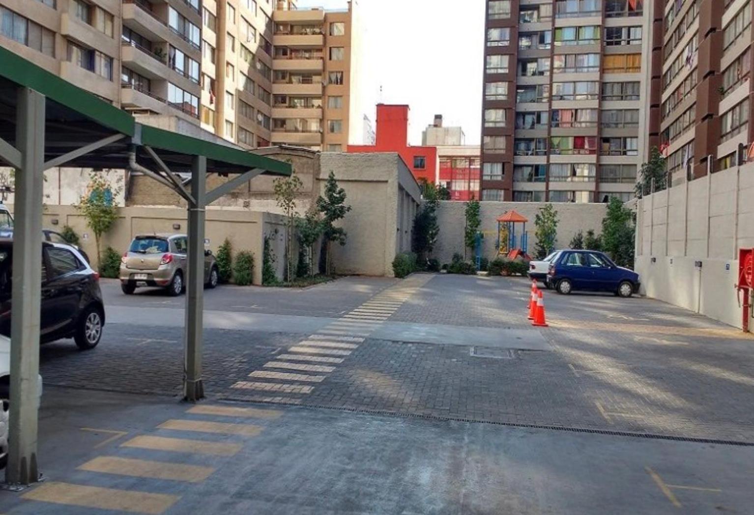 Cerca Movistar Arena Y A Pasos Del Metro Universidad De Chile Con Estacionamiento Santiago de Chile Exteriér fotografie